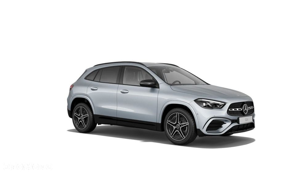 Mercedes-Benz GLA - 13