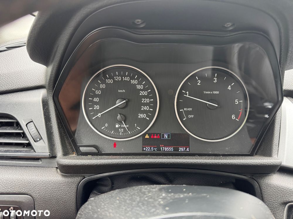 BMW Seria 2 218d - 12