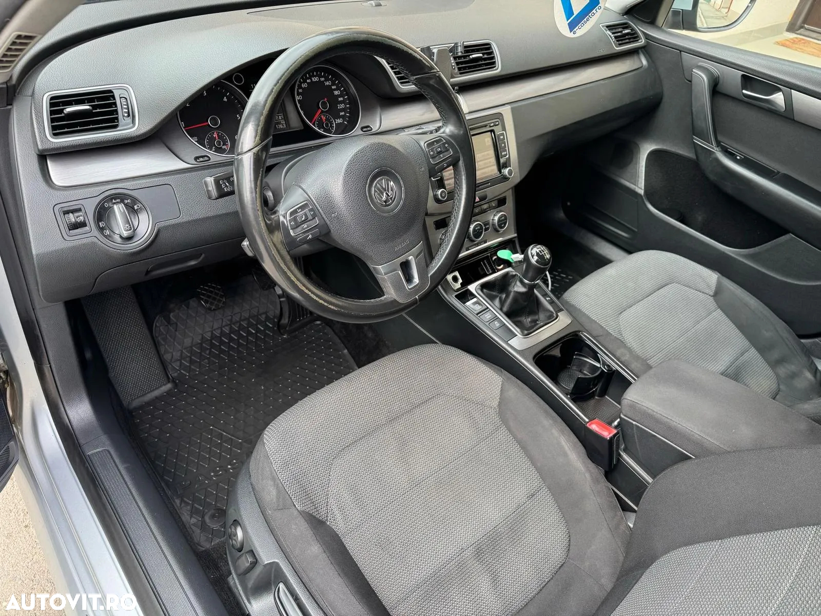 Volkswagen Passat - 14