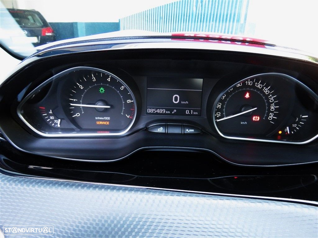 Peugeot 2008 1.2 PureTech Style - 17
