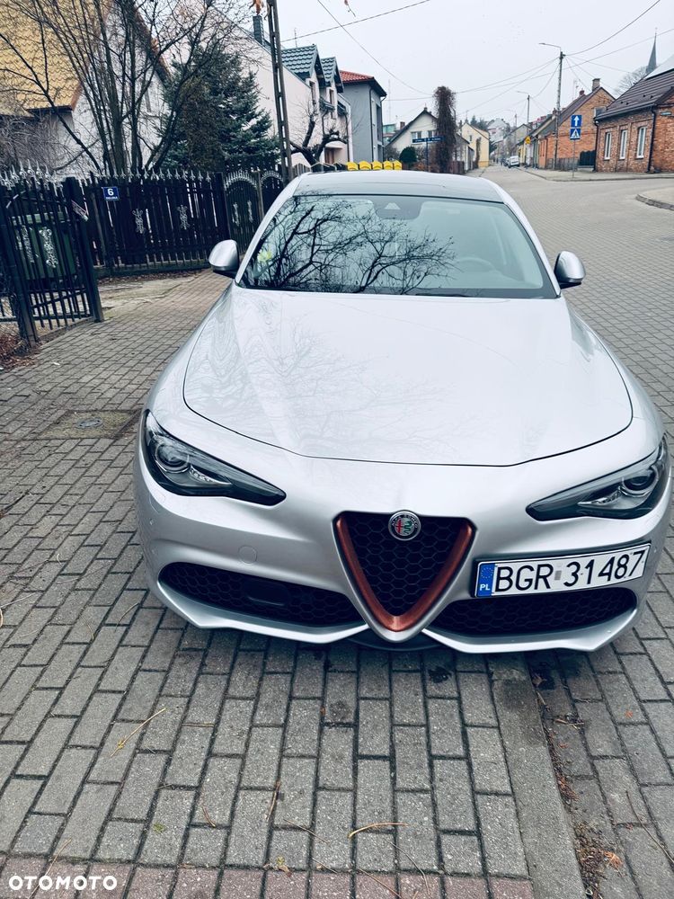 Alfa Romeo Giulia 2.2 AT8-Q4 Veloce - 2