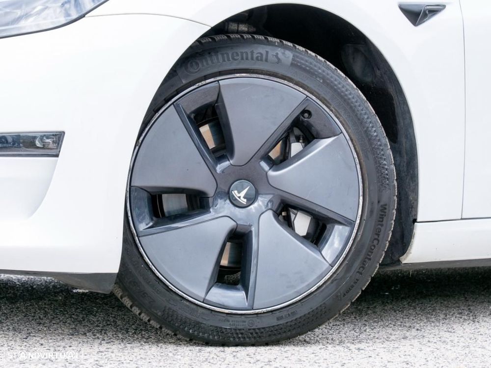Tesla Model 3 - 4