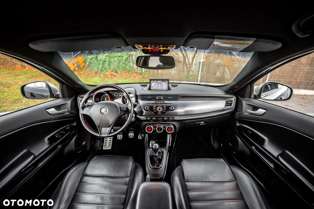 Alfa Romeo Giulietta 1750 TBi Quadrifoglio Verde - 23