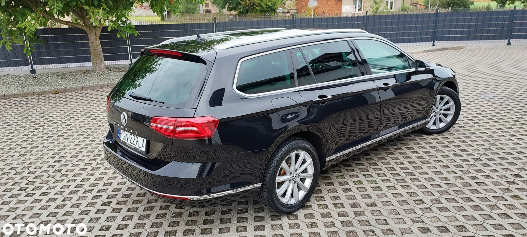 Volkswagen Passat - 4