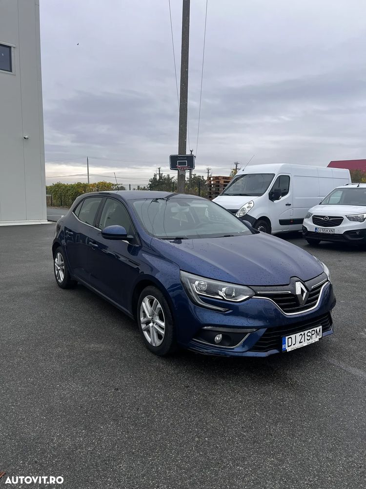 Renault Megane 2018 photo 2
