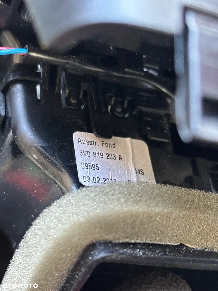 Skoda Superb III 3 3V0 przełącznik włącznik grzania kanapy tył kratka nawiewu panel 3V0919201A - 4