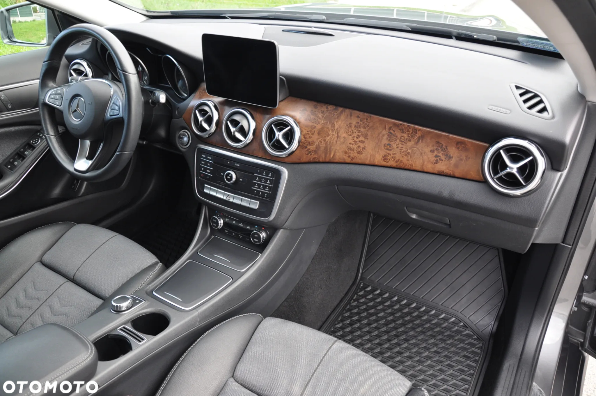 Mercedes-Benz GLA 180 7G-DCT - 7