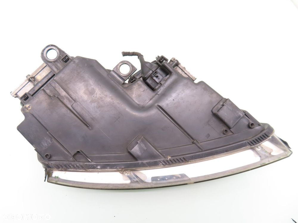 LAMPA LEWA PRZEDNIA AUDI A8 D3 15811700 4E0907813 5DV00829000 - 4