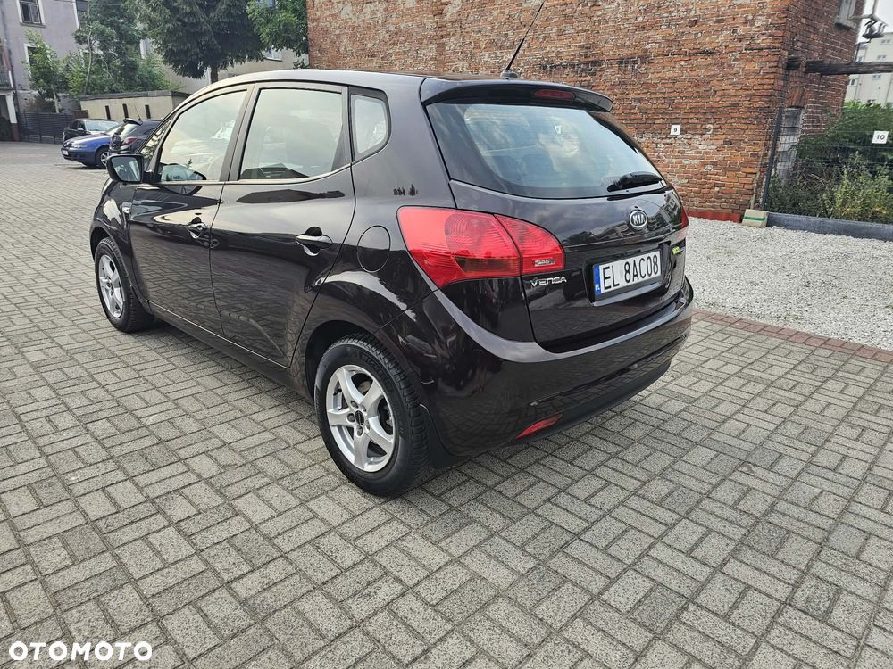 Kia Venga - 7