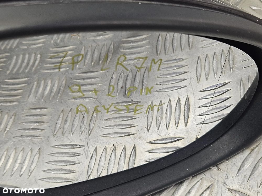 VW TOUAREG 7P 10-18R LUSTERKO PRAWE ASYSTENT 11+2 PIN LR7M - 7