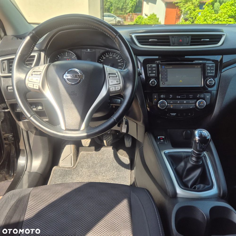 Nissan Qashqai 1.6 dCi 4 x 4 DPF Start/Stop tekna - 17