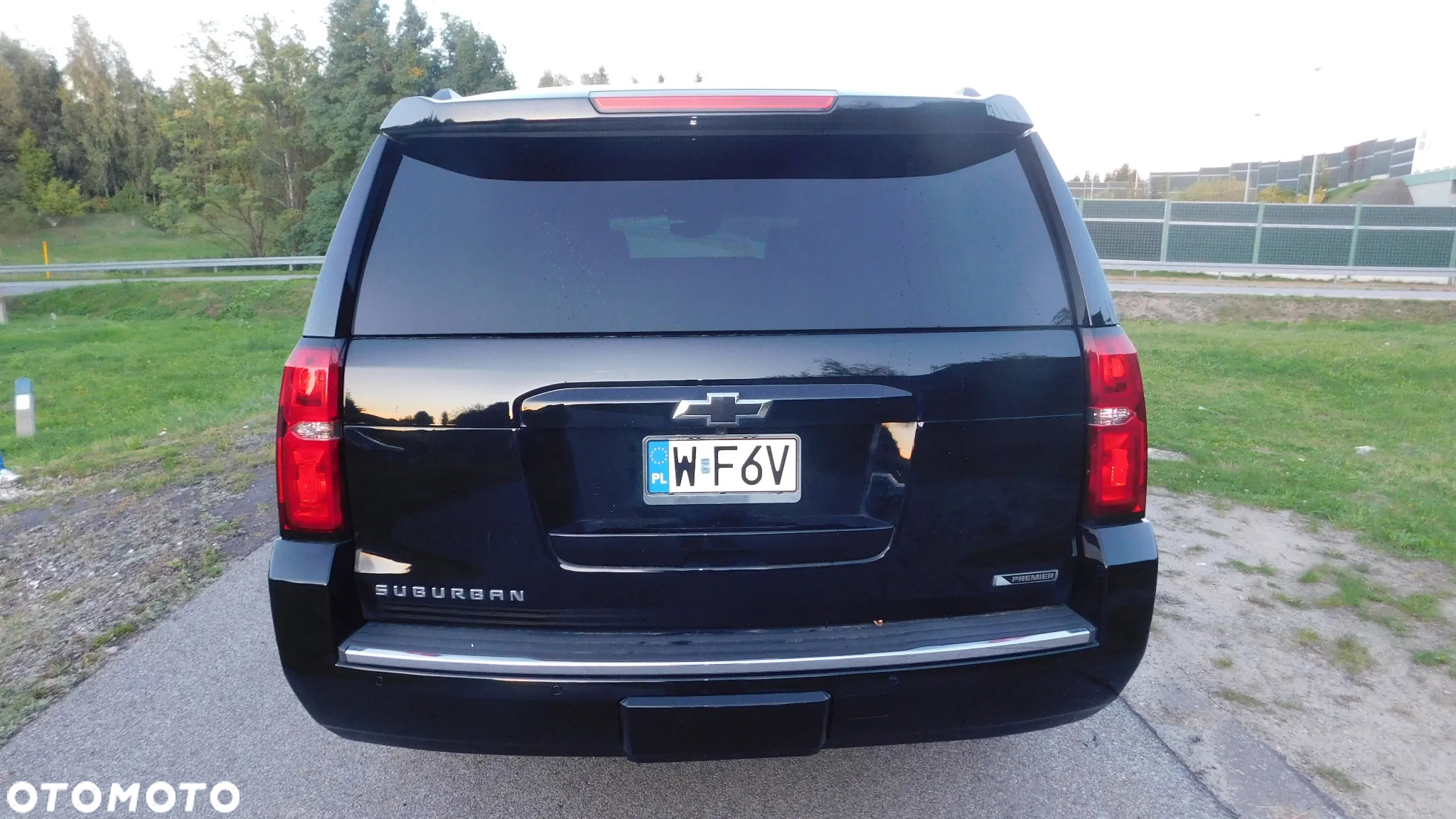 Chevrolet Suburban - 24
