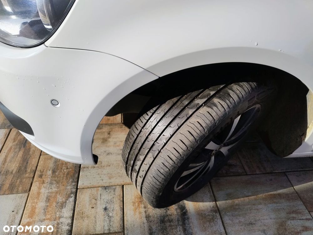 Volkswagen Touran 2.0 TDI Highline - 9