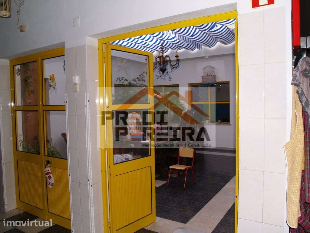 Moradia isolada, perto de Sintra, construída para Colégio (licencia... - Grande imagem: 4/10