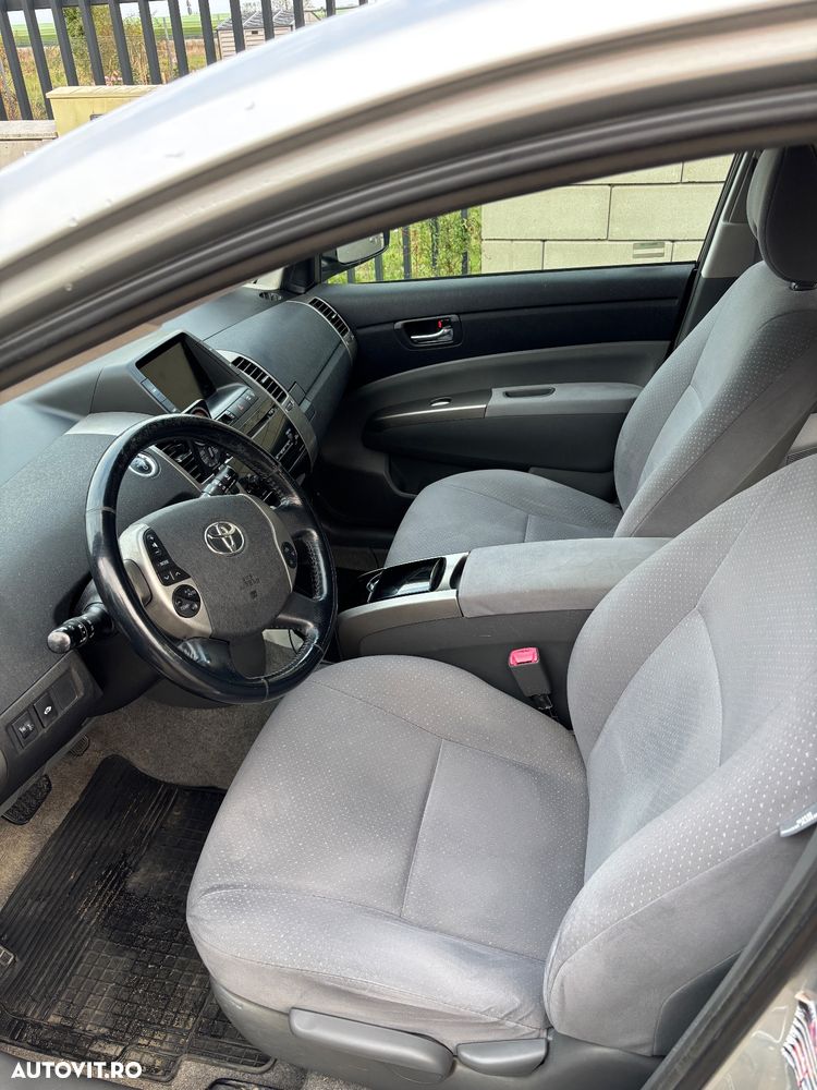 Toyota Prius - 8