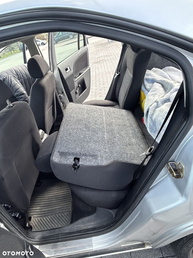 Ford Mondeo 1.8 Silver X - 26