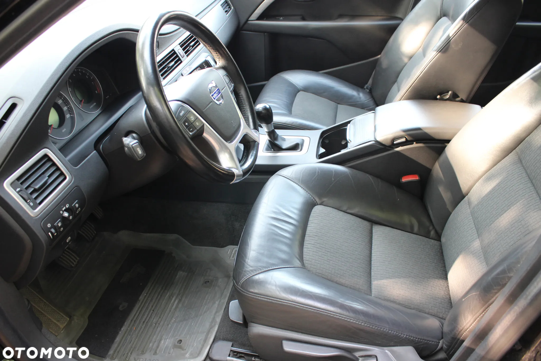 Volvo V70 2.0 Momentum - 10