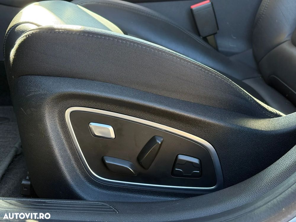 Renault Megane TCe 140 GPF INTENS - 10