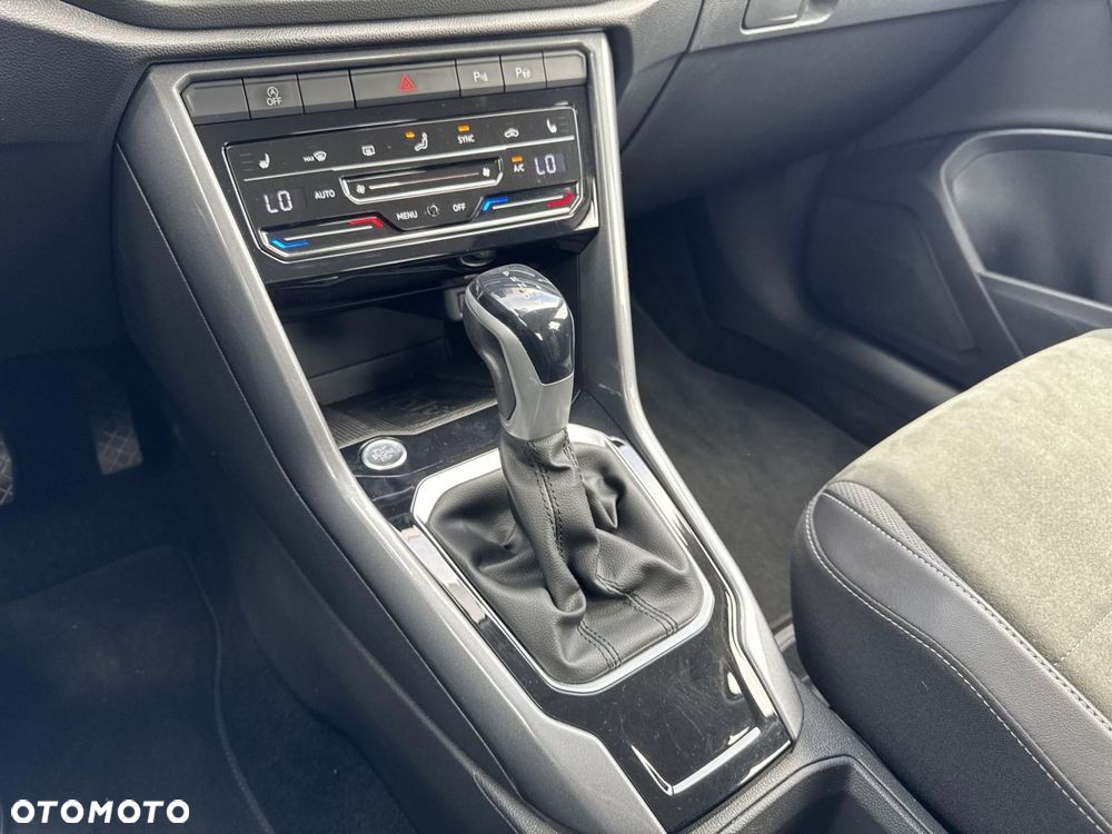 Volkswagen T-Roc - 16