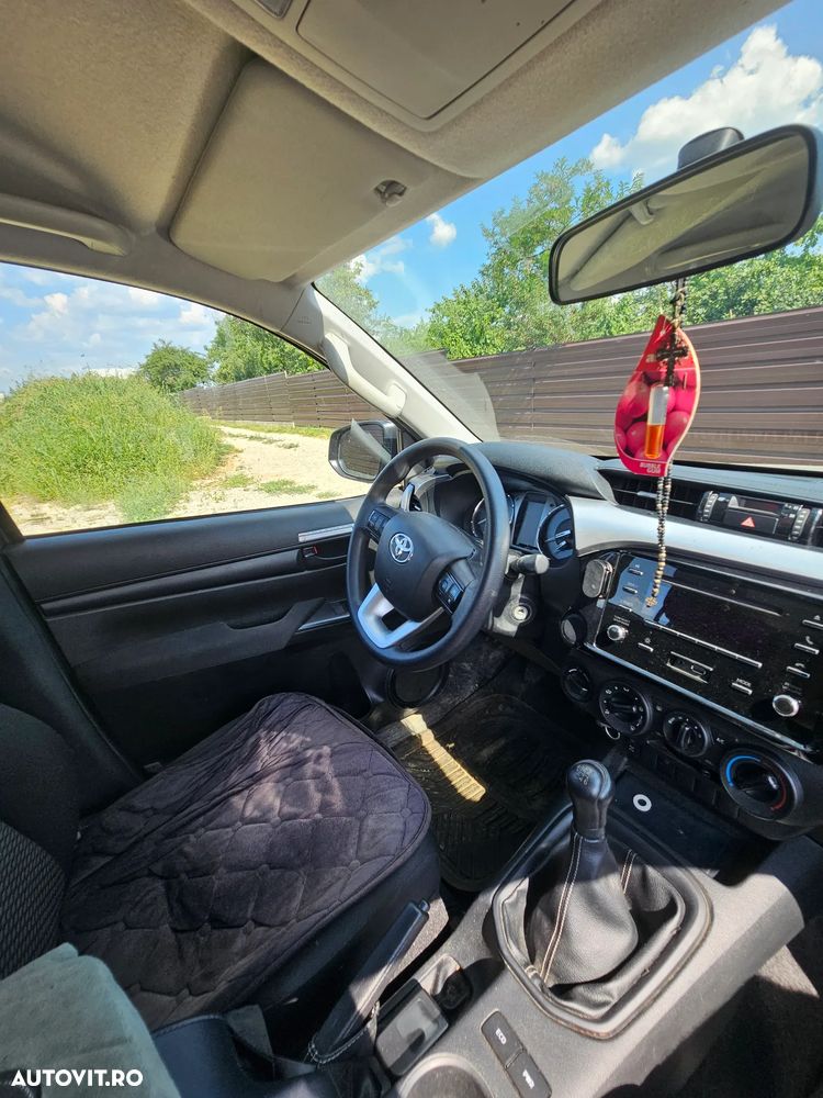 Toyota Hilux 2.4D 150CP 4x4 Double Cab 6MT Comfort - 10