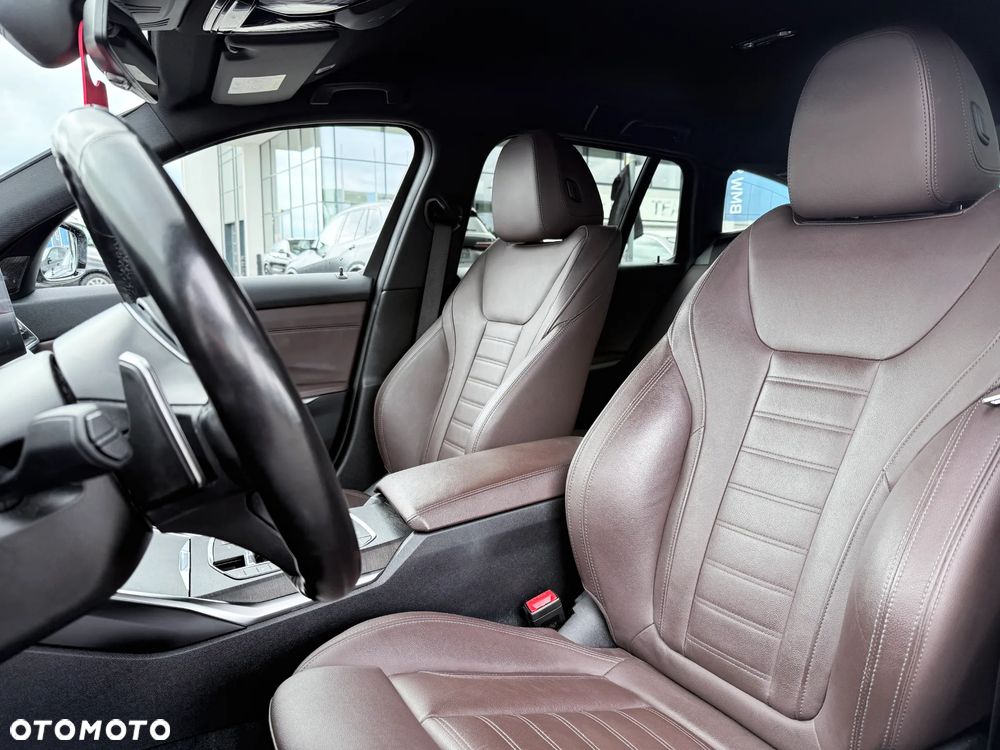 BMW Seria 3 330d xDrive M Sport - 32