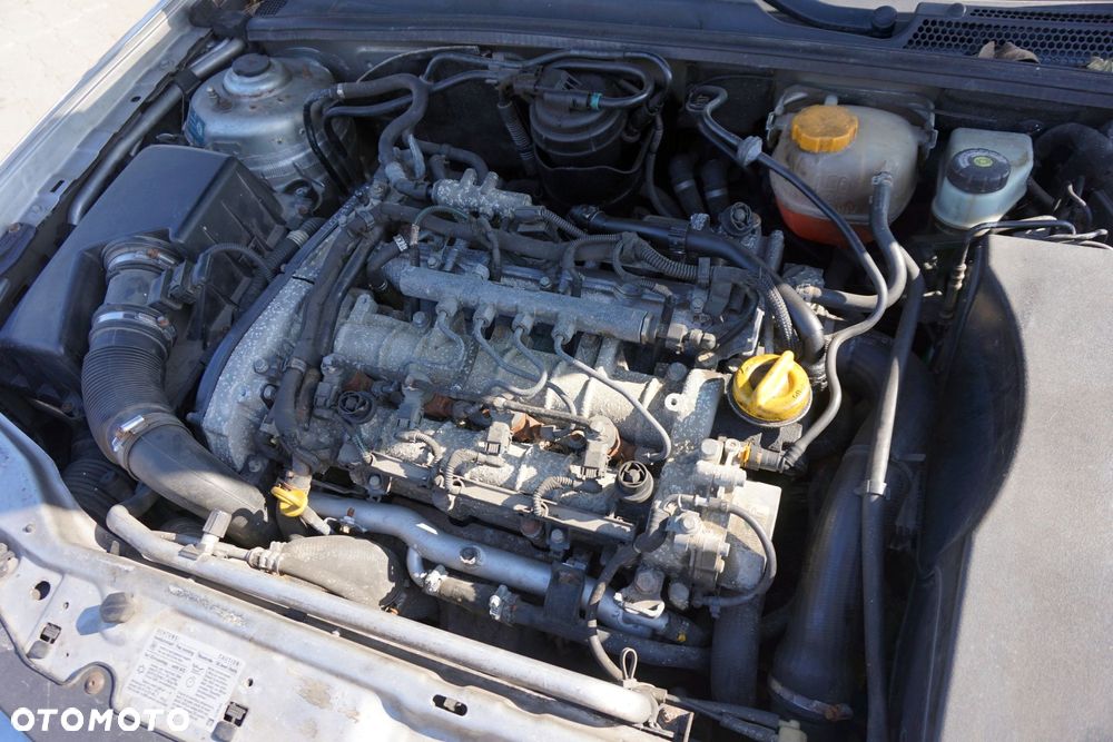 OPEL VECTRA C LIFT KOMBI 2008 Z157 1.9 CDTI Z19DTH 150KM F40 355 SREBRNY na części - 15