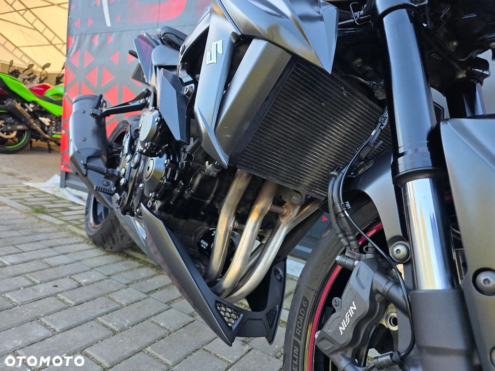 Suzuki GSX - 29