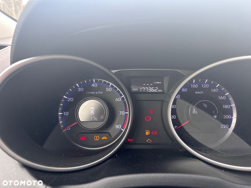 Hyundai ix35 1.6 2WD Fifa World Cup Edition - 11