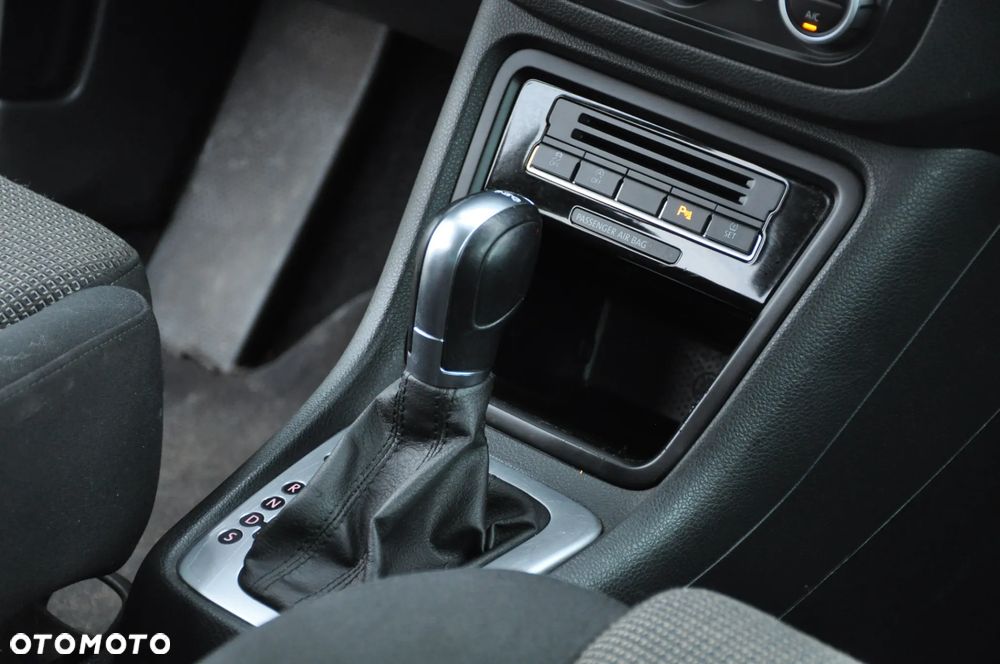 Volkswagen Sharan 2.0 TDI DSG BlueMotion Technology Comfortline - 35