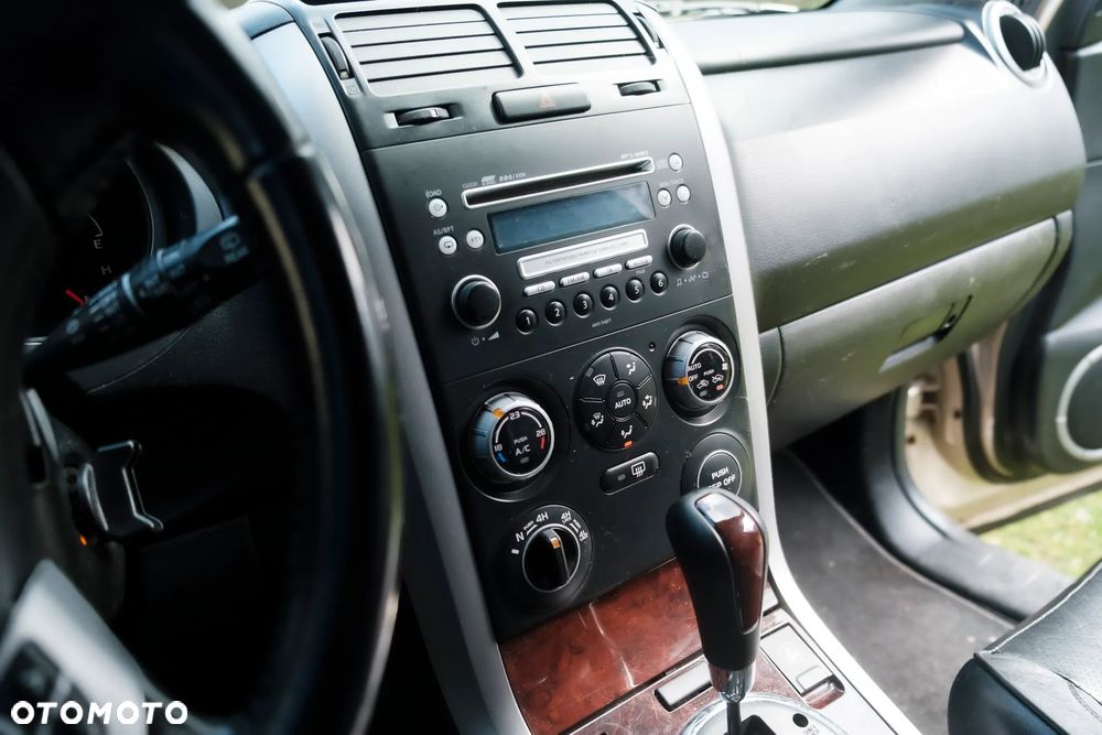 Suzuki Grand Vitara 2.0 De Luxe - 16