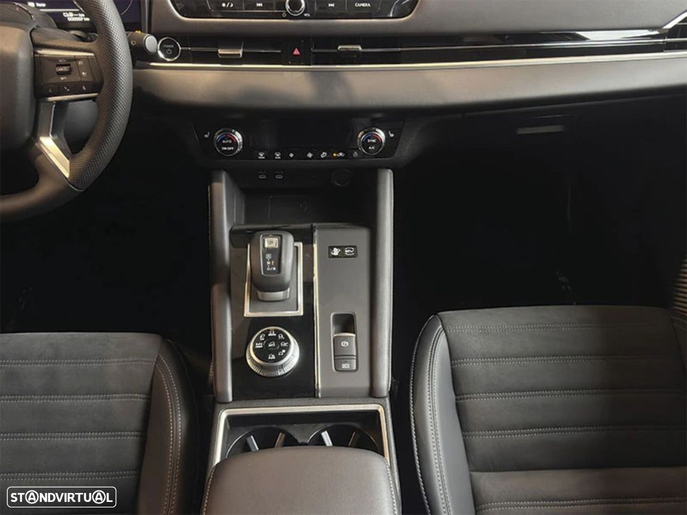 Mitsubishi Outlander - 13