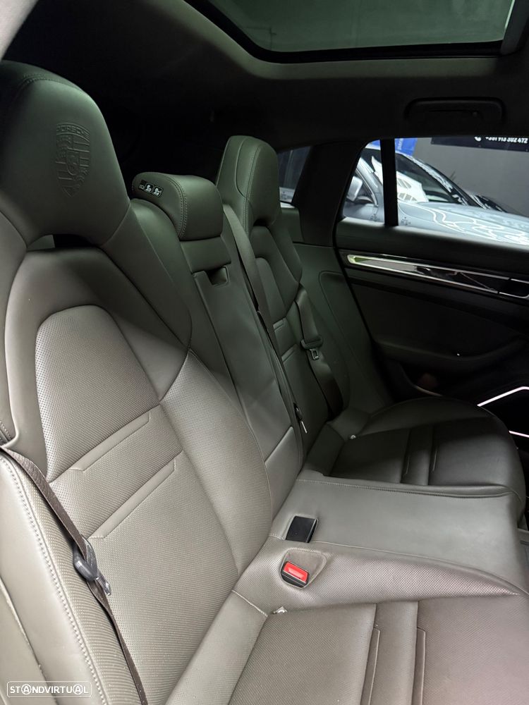 Porsche Panamera Sport Turismo 4S E-Hybrid - 31