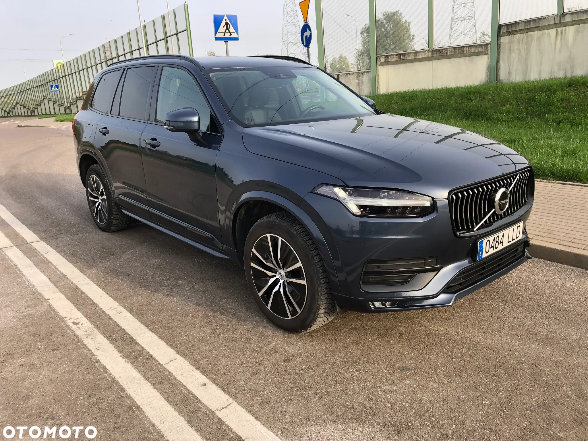 Volvo XC 90 T8 AWD Plug-In Hybrid Momentum 7os - 6