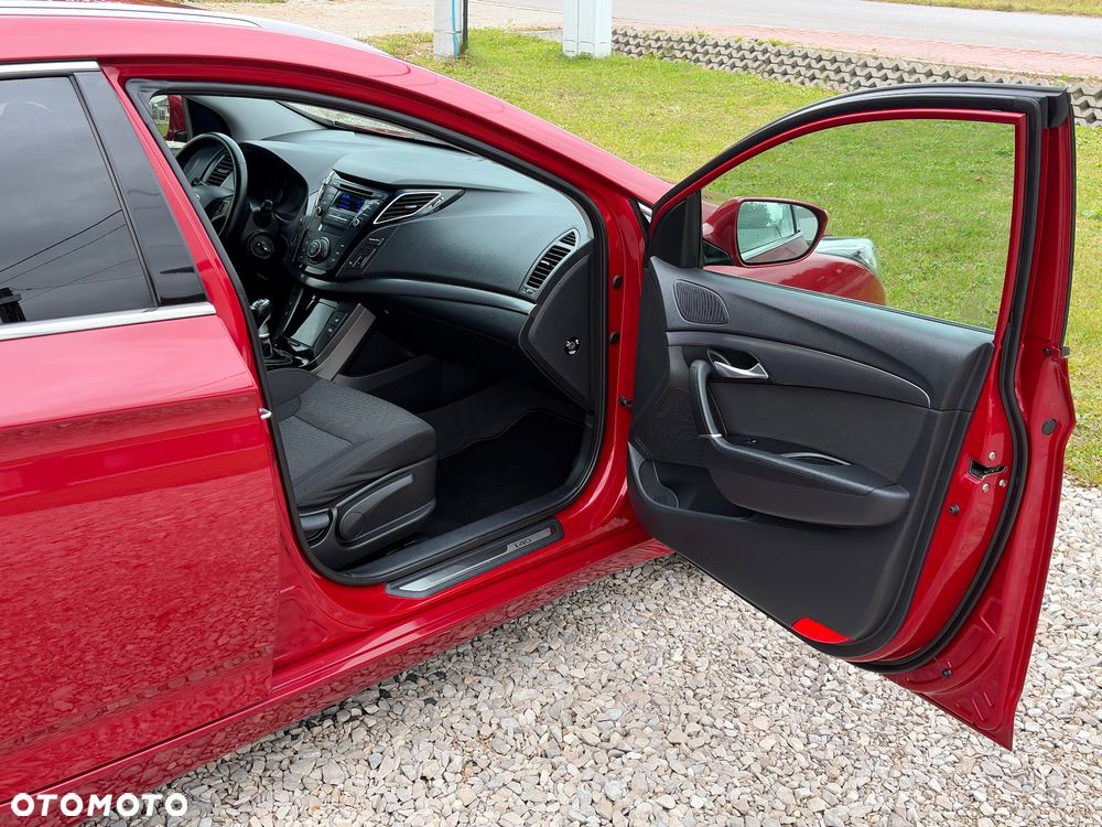 Hyundai i40 Kombi blue 1.6 Family - 36