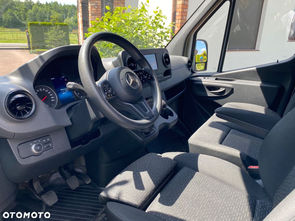 Mercedes-Benz SPRINTER 319 L3H2 - 12