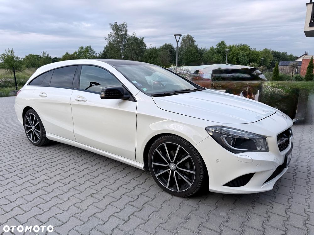 Mercedes-Benz CLA 200 7G-DCT - 2