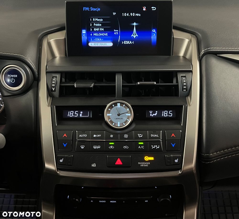 Lexus NX 300h Comfort AWD - 32