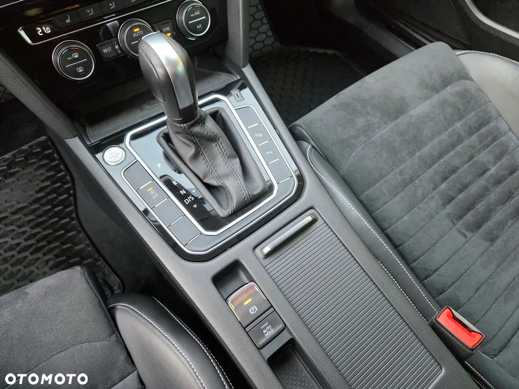Volkswagen Passat - 30