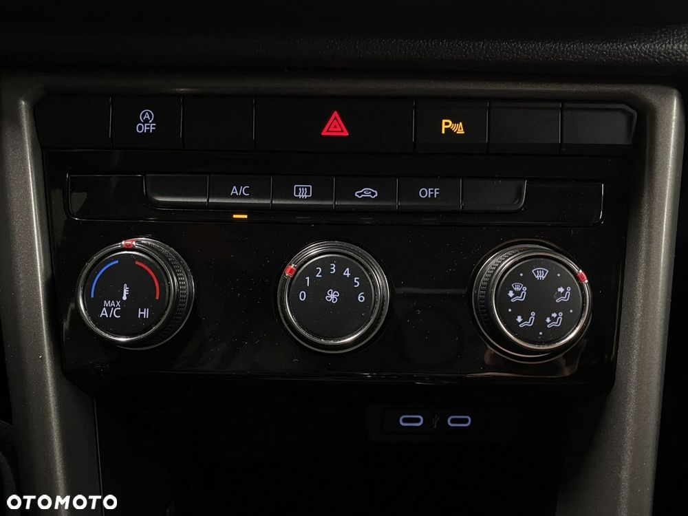 Volkswagen T-Roc - 31