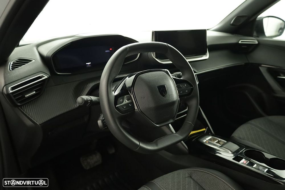 Peugeot 2008 1.2 PureTech Allure EAT8 - 7