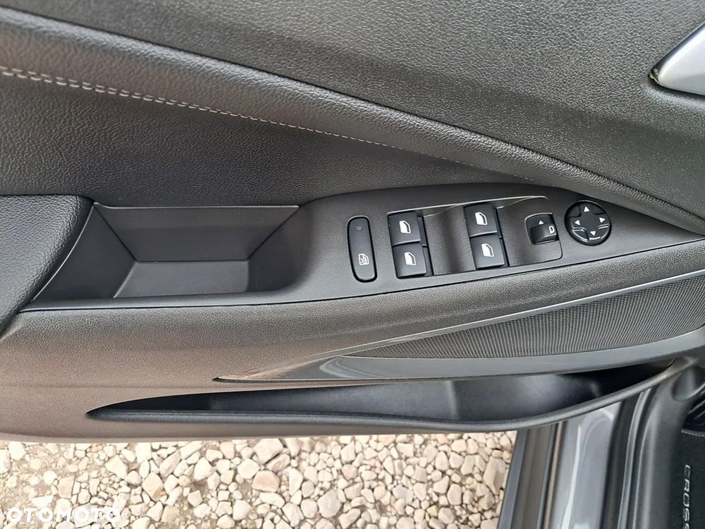 Opel Crossland X - 30