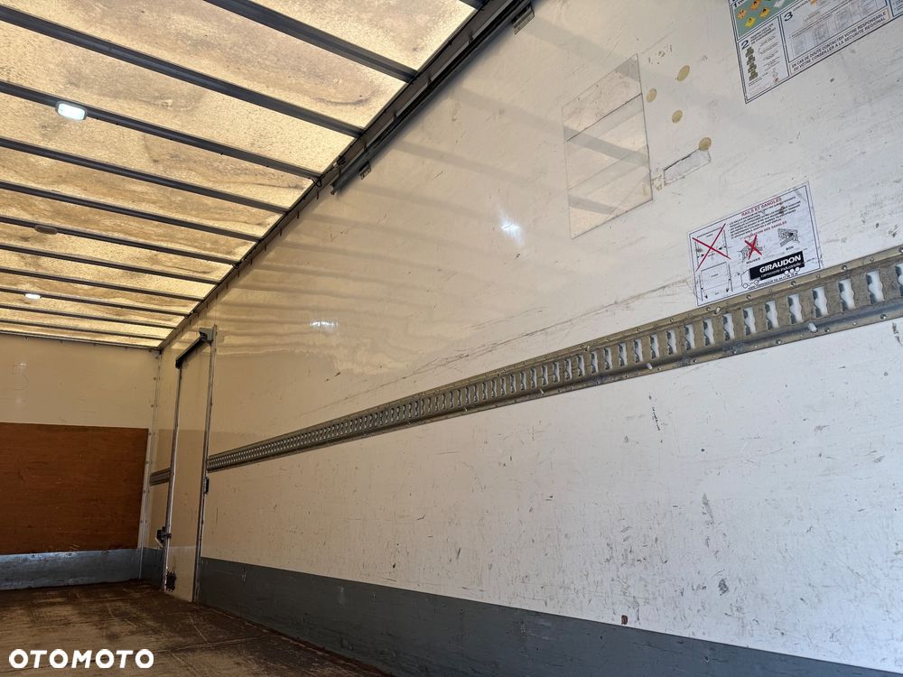 MAN TGL 12.220 / KONTENER + WINDA / 117 000 KM / ROLETA / TYŁ PODUSZKA / Z FRANCJI / STAN BDB / / / - 17