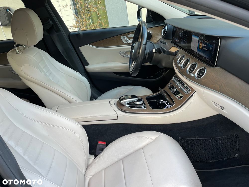 Mercedes-Benz Klasa E 220 d 4-Matic 9G-TRONIC - 1
