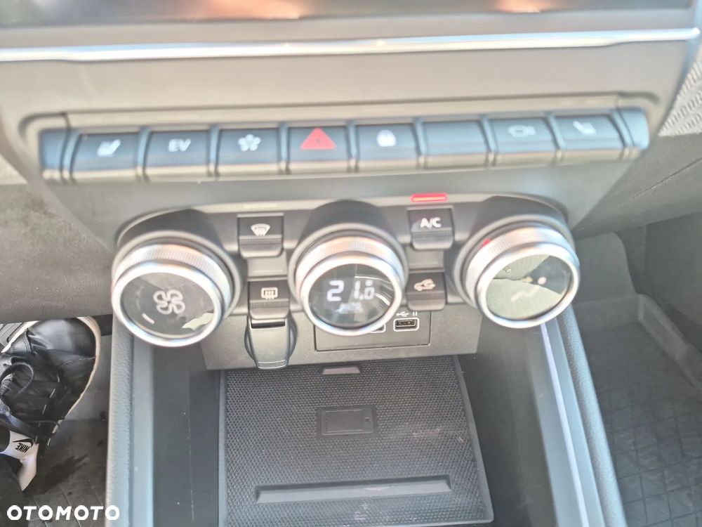 Renault Clio 1.6 E-TECH Techno - 21