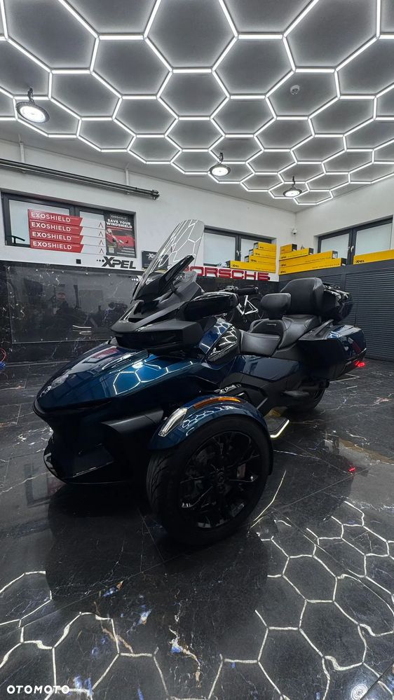 Can-Am Spyder - 1