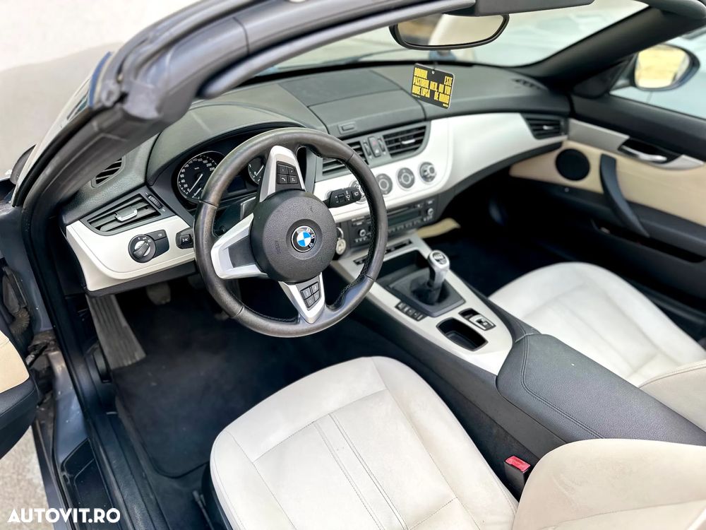 BMW Z4 sDrive23i - 11