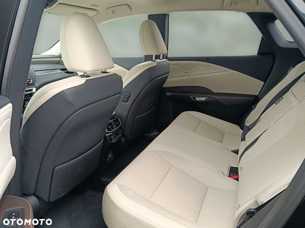 Lexus RX 450h+ Omotenashi - 16