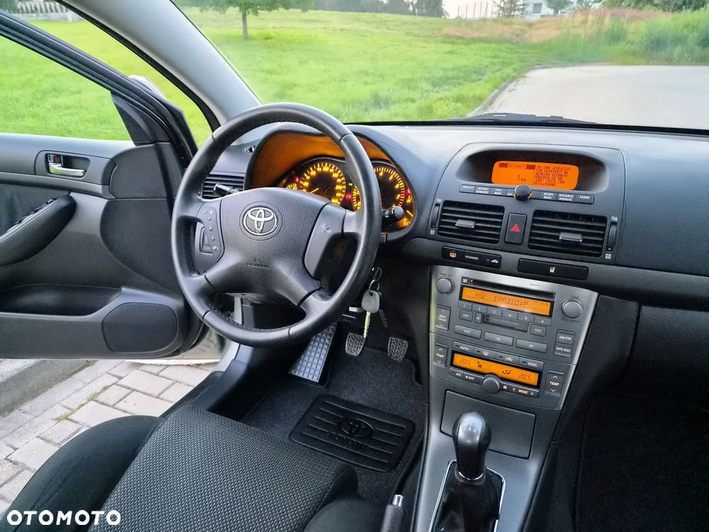 Toyota Avensis 2.0 VVT-i Travel - 7