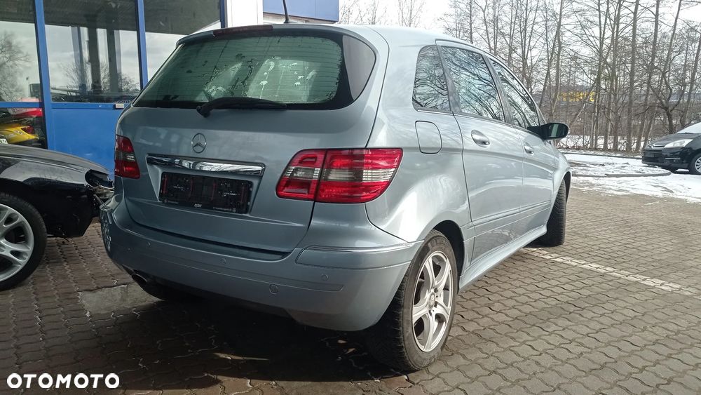 Mercedes-Benz Klasa B 180 CDI Special Edition - 16