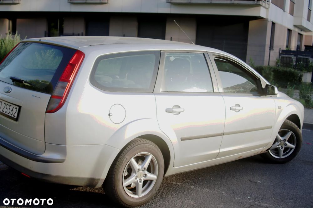 Ford Focus 1.6 16V Ambiente - 5
